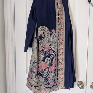 Sari - Navy Blue, Ivory, Pink floral pattern